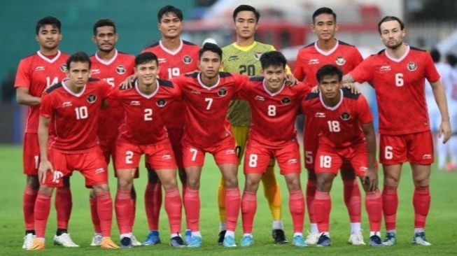 Timnas Garuda akan bertemu Timnas Gajah Putih di laga semifinal Piala AFF U-23 malam ini. (sumber: suara.com)
