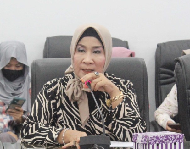 Nety Herawati, anggota Komisi I DPRD Barito Utara. Foto.Deni/1tulah.com