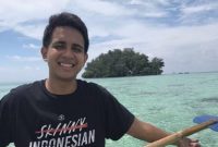 Andovi da Lopez saat menikmati liburan di Pulau Macan. Sumber foto : suara.com