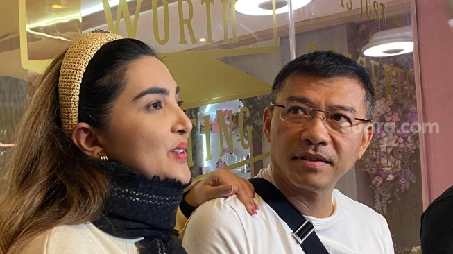 Ashanty dan Anang Hermansyah saat ditemui di kawasan Kebayoran Baru, Jakarta Selatan, Selasa (21/5/2024) (sumber: suara.com)