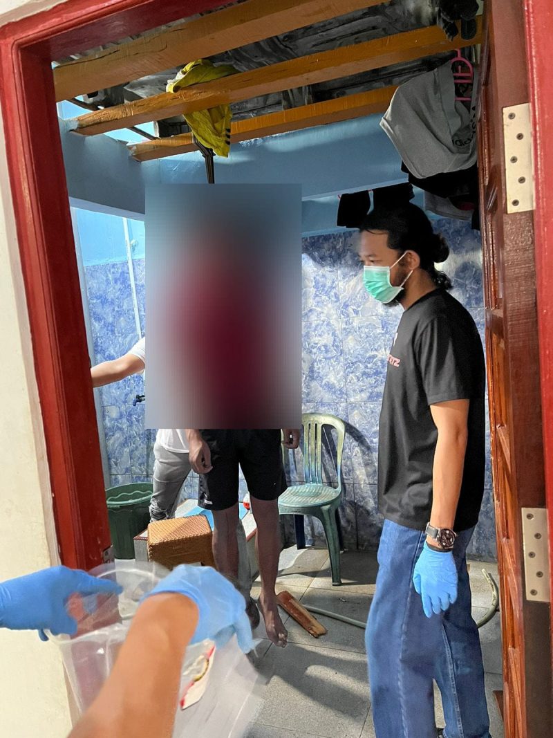 Mayat korban gantung diri ditemukan dalam kamar mandi, Foto: dok. Polsek Pelaihari