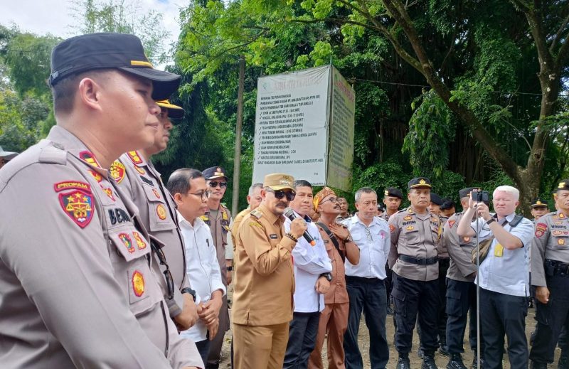 Kegiatan demo warga Desa Tebing Siring beberapa waktu lalu di PTPN IV regional V. Foto: Farida Alriani/1tulah.com