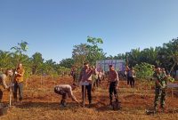 Kegiatan penanaman pohon dalam rangka memperingati HUT ke-78 Bhayangkara. Foto: Farida Alriani/1tulah.com