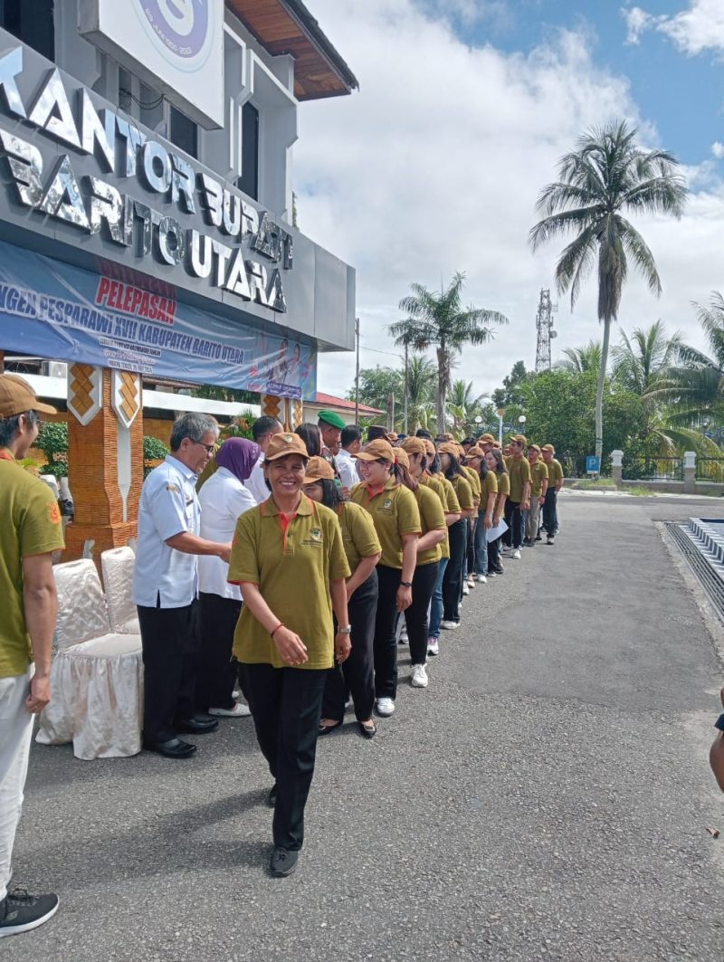 Pj Bupati Barito Utara Lepas Kontingen Pesparawi. (foto: M. Gazali)