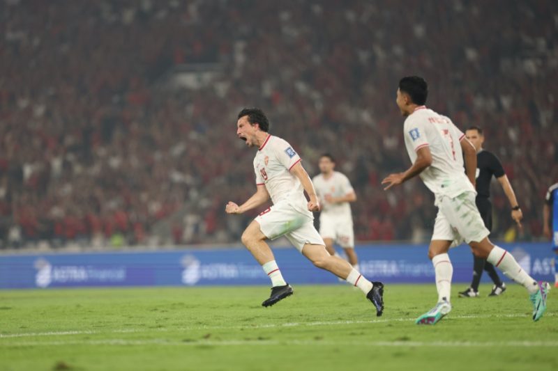 Thom Haye ungkap alasan kenakan sepatu berwarna hitam. (foto: PSSI)