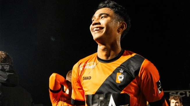 Marselino Ferdinan saat membela KMSK Deinze (sumber: suara.com)