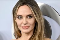 Angelina Jolie hadir di acara penganugerahan Tony di New York, pada 16 Juni 2024. (Foto: Evan Agostini/Invision/AP, File)