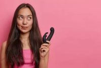 Ilustrasi Perempuan Masturbasi (Freepik/Wayhomestudio)