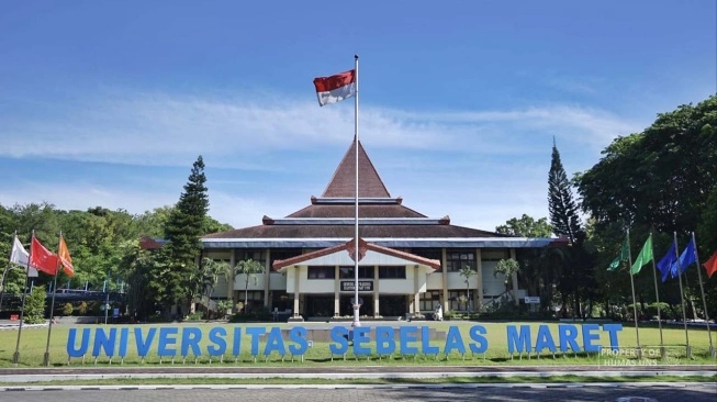 Universitas Sebelas Maret (UNS) (sumber: suara.com)