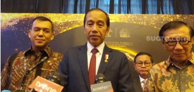 Presiden Joko Widodo (Jokowi) meluncurkan golden visa kepada WNA termasuk pelatih Timnas Indonesia, Shin Tae-yong. (Suara.com/Lilis)