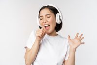 Viral! aplikasi karaoke online jadi tempat perselingkuhan. (foto: freepik)