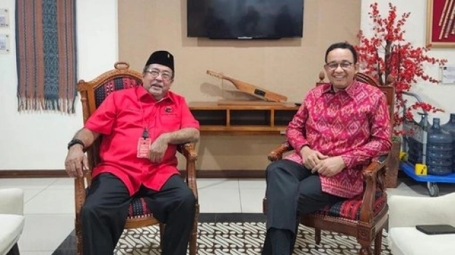 Anies Baswedan dan Rano Karno di kantor DPP PDIP (sumber: suara.com)