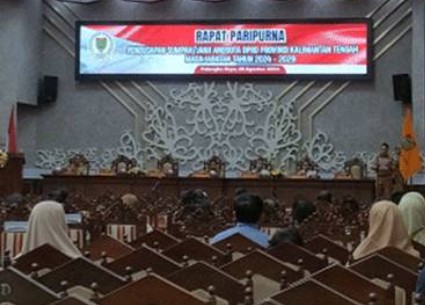 Gladi dan persiapan pelantikan dan pengambilan sumpah janji anggota DPRD Kalteng periode 2024-2029, Selasa (27/8/2024).