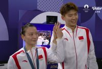 Liu Yuchen lamar Huang Yaqiong. (foto: tangkap layar Vidio)