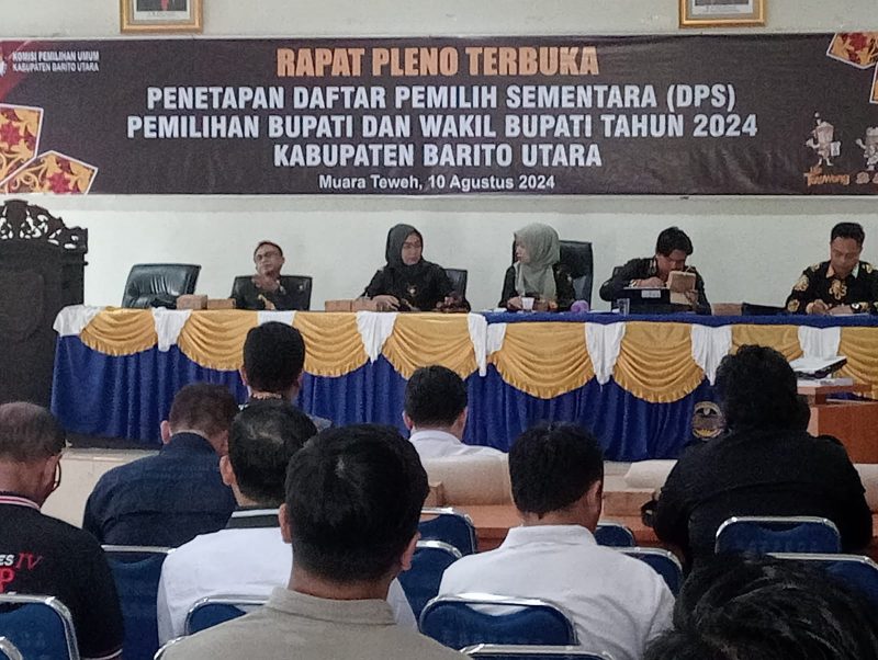 KPU Barito Utara saat menggelar rapat pleno penetapan DPS, Sabtu (10/08/2024).Foto.M GAzali/1tulah.com