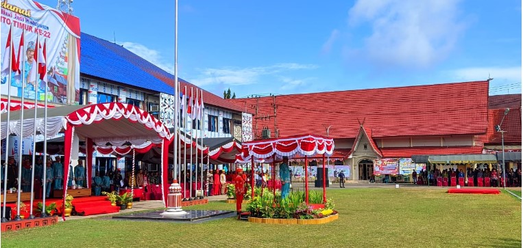 Gelaran upacara peringatan Hari Jadi ke-22 Kabupaten Bartim dilaksanakan di halaman Kantor Bupati Barito Timur, Sabtu (03/08/2024). Foto:Zakirin/1tulah.com