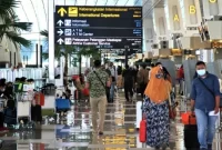 Ilustrasi penumpang pesawat di Bandara (sumber: suara.com)