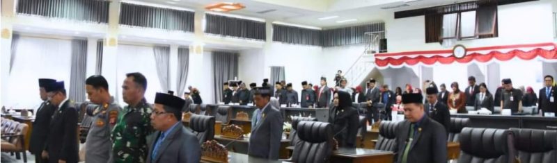 Pemerintah Kabupaten Barito Utara bersama Dewan Perwakilan Rakyat Daerah (DPRD) menggelar rapat paripurna istimewa pada Jumat (16/08/2024).Foto:Delia/1tulah.com