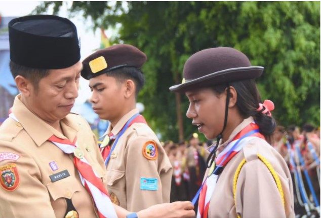  Pj. Bupati, Drs. Muhlis sekaligus Majelis Pembimbing Cabang (Mabicab) Gerakan Pramuka Kabupaten Barito Utara saat peringatan Hari Pramuka ke-63 tahun 2024. Foto:Delia/1tulah.com