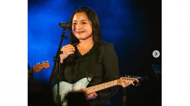 Profil penyanyi Bernadya (sumber: suara.com)