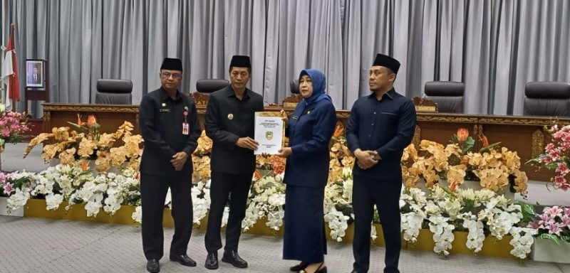 DPRD Menggelar Rapat Paripurna I dan III Bersama Pemerintah Daerah                                                          Muara Teweh, Rabu (04/9/2024). Foto:Delia/1tulah.com