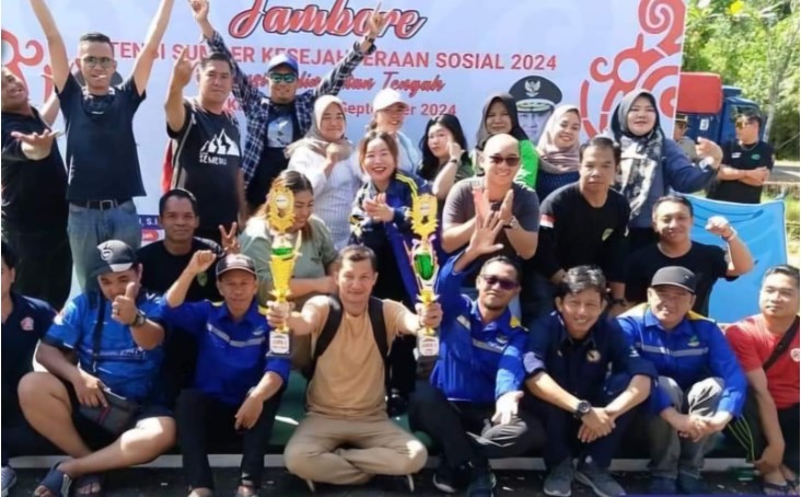 Dalam ajang Jambore PSKS/Relawan Sosial Tingkat Provinsi Kalimantan Tengah tahun 2024, Dinas Sosial Pemberdayaan Masyarakat dan Desa (Dinsos PMD) Kabupaten Barito Utara berhasil meraih prestasi gemilang. Foto:Delia/1tulah.com