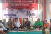 Calon bupati dan calon wakil bupati HSU paslon nomor 2, H Husari Abdi dan H Didi Buhari saat menghadiri kegiatan konsolidasi serta silaturahmi bersama DPD-DPC PKS HSU, Kalsel. Foto: Windi/1tulah.com