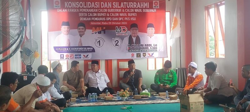 Calon bupati dan calon wakil bupati HSU paslon nomor 2, H Husari Abdi dan H Didi Buhari saat menghadiri kegiatan konsolidasi serta silaturahmi bersama DPD-DPC PKS HSU, Kalsel. Foto: Windi/1tulah.com