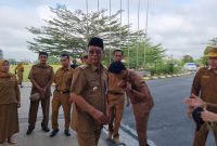 Gubernur Kalimantan Selatan (Kalsel), Sahbirin Noor, tiba-tiba muncul memimpin apel pagi di Kegubernuran Kalsel, Senin, 11 November 2024. Foto: Humas Setdaprov Kalsel