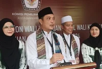 Komisi Pemilihan Umum (KPU) Kota Banjarbaru resmi melakukan pembatalan pencalonan pasangan Aditya Mufti Ariffin dan Said Abdullah (Habib Abdullah) sebagai calon walikota dan wakil walikota Banjarbaru 2024 pada Kamis, 31 Oktober 2024. Foto: Antara