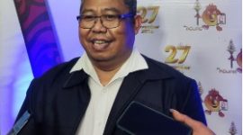 Ketua KPU Barito Timur, Satya Hedipuspita saat  konferensi pers. Foto: 1tulah.com/zakirin