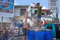 Aksi peternak dan pengepul susu Boyolali yang menggelar aksi protes terkait pembatasan kuota pengiriman susu dari pabrik atau IPS. (Suara.com/Ari Welianto)