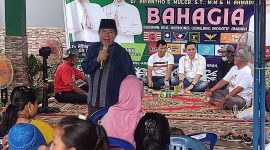Tampak hadir dalam kegiatan kampanye Dialogis tersebut, ketua Tim Pemenangan Arah, Drs. Zain Alkim, Anggota DPRD kabupaten Bartim dan Tim relawan dari Paslon ARAH. Foto : 1tulah.com/zakirin