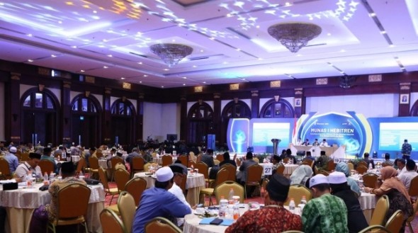 Diskusi Dana Abadi Pesantren: Fondasi Kemandirian Pesantren, yang diadakan secara hybrid menghadirkan tokoh-tokoh penting dari lintas sektor yang berkomitmen memperkuat peran ekonomi pesantren di Indonesia.