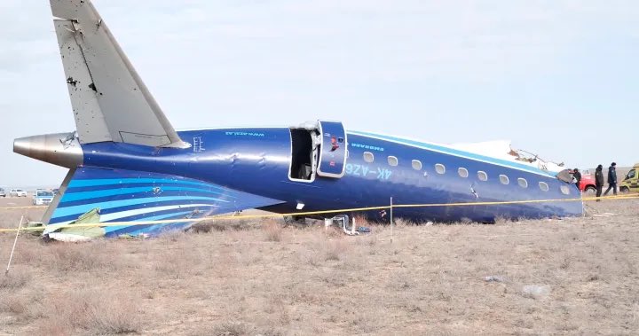 Pesawat Azerbaijan Airlines Jatuh di Kazakhstan. (foto: X @ceirtanetijen)
