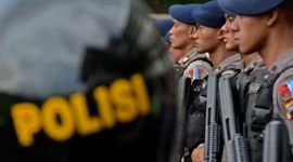 Ilustrasi polisi siaga jelang nataru. (sumber: suara.com)