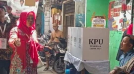 Suasana TPS 116 Kelurahan Penjaringan Jakarta Utara yang menjadi tempat bertugas anggota KPPS yang meninggal dunia pada Rabu (27/11/2024) (sumber: suara.com)