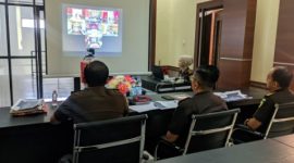 Kajari Barito Selatan didampingi Kasi Pidum dan Jaksa Fasilitator  saat melaksanakan perkara berdasarkan keadilan RJ pada Kamis (19/12/2024). Foto. Alifansyah/1tulah.com