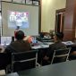 Kajari Barito Selatan didampingi Kasi Pidum dan Jaksa Fasilitator  saat melaksanakan perkara berdasarkan keadilan RJ pada Kamis (19/12/2024). Foto. Alifansyah/1tulah.com
