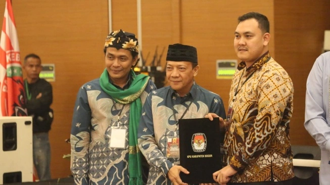 Pasangan calon bupati dan wakil bupati Bogor dari PDIP Bayu Syahjohan-Musyafaur Rahman (sumber: suara.com)