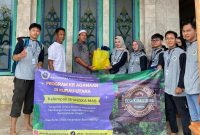 Sejumlah mahasiswa KKN Kelompok 18 Uniska Banjarmasin melaksanakan kegiatan di Desa Kurau Utara, Kecamatan Bumi Makmur, Kabupaten Tanah Laut (Tala), Kalsel, pada Sabtu, 8 Februari 2025. Foto: Mahasiswa Foto Kelompok 18 Uniska untuk 1tulah.com