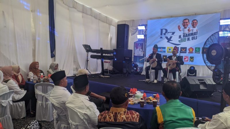 Bupati dan wakil bupati Tanah Laut (Tala) terpilih, H Rahmat Trianto dan H Muhammad Zazuli, menggelar tasyakuran kemenangan di kediaman Rahmat di Pelaihari, Kalsel, pada Minggu, 9 Februari 2025. Foto: M Lutfi Ashidiqi