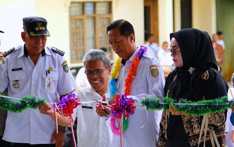 Pj Bupati Barito Utara (Barut), Muhlis beserta jajaran, hadir dan membuka secara resmi Musrenbang Kecamatan Teweh Selatan, sekaligus meresmikan Gedung Serba Guna dan Rumah Singgah setempat, Rabu, 19 Februari 2025. Foto: Diskominfosandi Barut