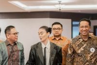Agnez Mo bertemu Menteri Hukum RI (sumber: instagram @agnezmo dan @supratman08)