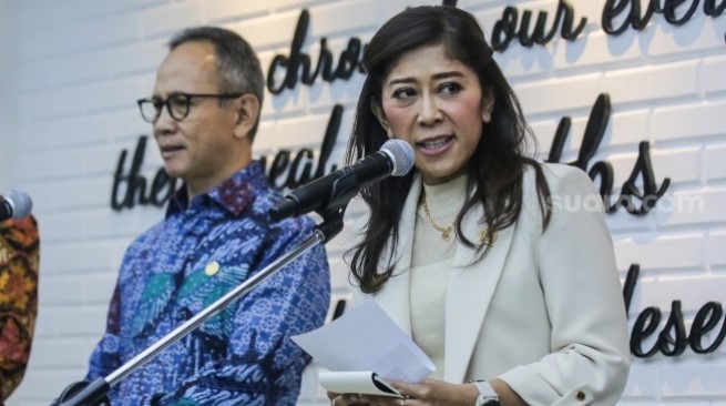 Menteri Komunikasi dan Digital Meutya Hafid (kanan). [Suara.com/Alfian Winanto]