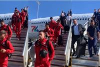 Pemain Timnas Indonesia turun dari pesawat di Bandara Sydney, Australia. (Istimewa)