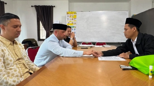 Ayah Miliano Jonathans resmi mualaf