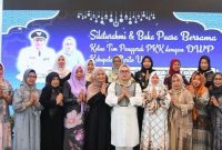 Ketua Tim Penggerak (TP) PKK Barito Utara (Barut), Kalteng, Marsiana Muhlis mengadakan acara buka puasa bersama dengan Darma Wanita Persatuan (DWP), dalam rangka mempererat kebersamaan dan silaturahmi di Aula Rumah Jabatan Bupati setempat, Jum’at, 14 Maret 2025. Foto: Diskominfosandi Barut