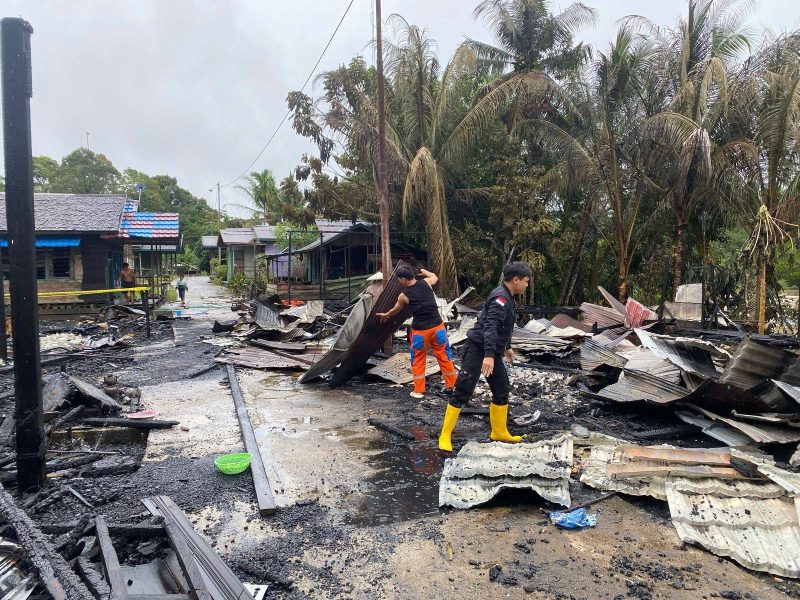 Peristiwa kebakaran hebat terjadi di Desa Baratu, RT 01, Kecamatan Permata Intan, Kabupaten Murung Raya (Mura), Kalteng, pada Rabu, 19 Maret 2025 sekitar pukul 19.30 WIB. Foto: BPBD Mura