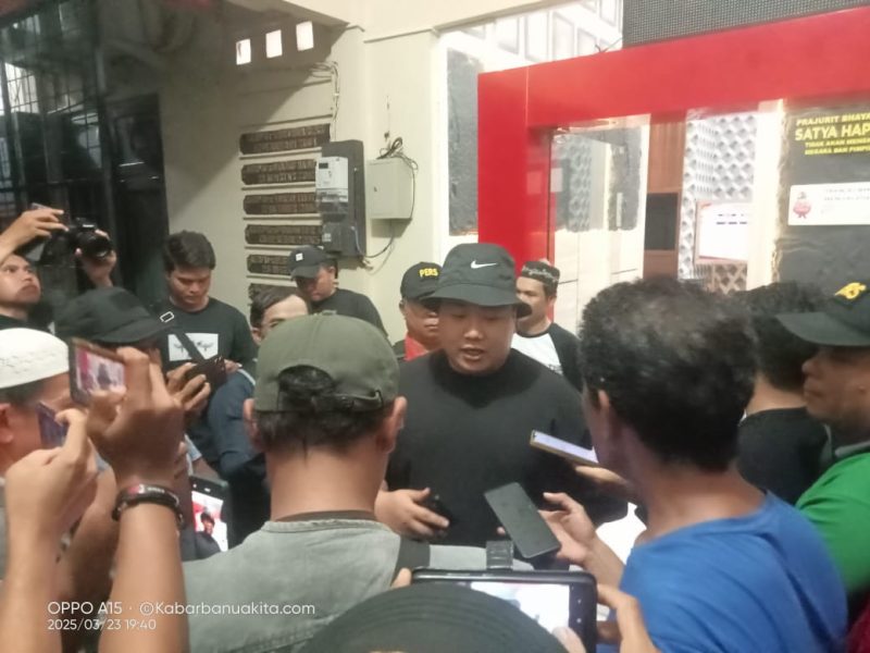 Jajaran Polres Barut saat gelar press rilis terkait kasus money politik jelang PSU, Minggu(23/3/2025).foto
DENI/1tulah.com